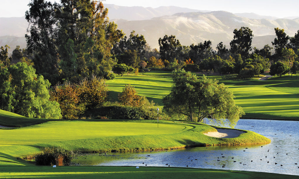 Oak Creek golf pro helps with your game