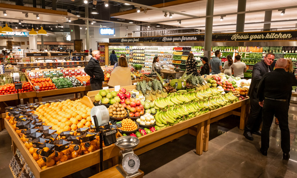 New Bristol Farms Irvine Store Emphasizes Local, Organic Produce