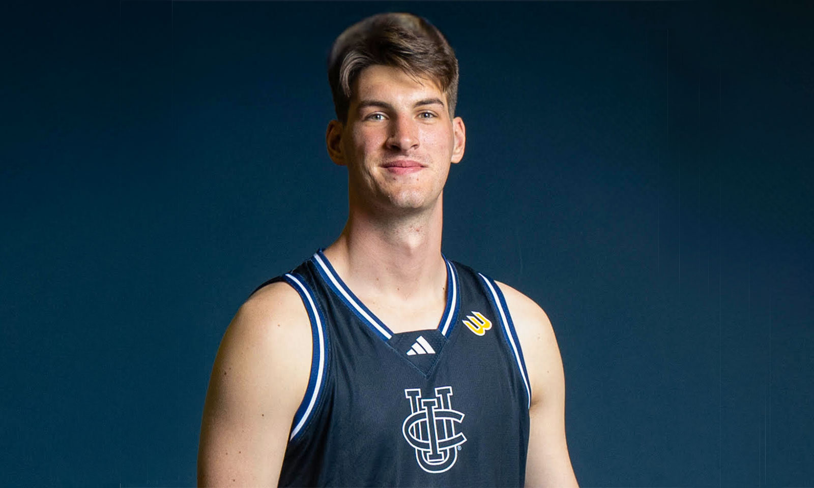 UCI basketball signs world’s tallest player